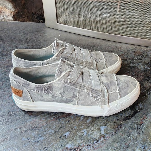 Blowfish Malibu Gray Camo Slip-On Canvas Sneakers Size 6 - Picture 11 of 16
